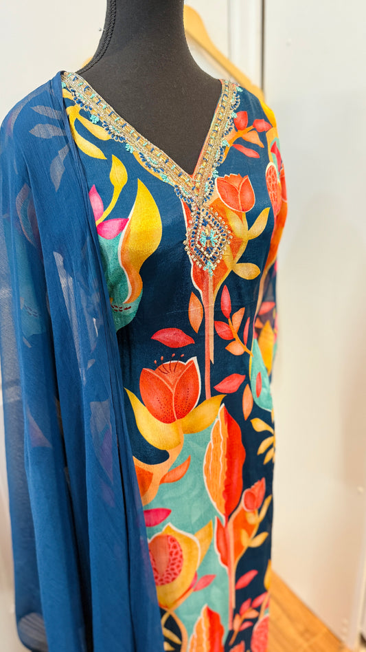 Pure chinnon suit