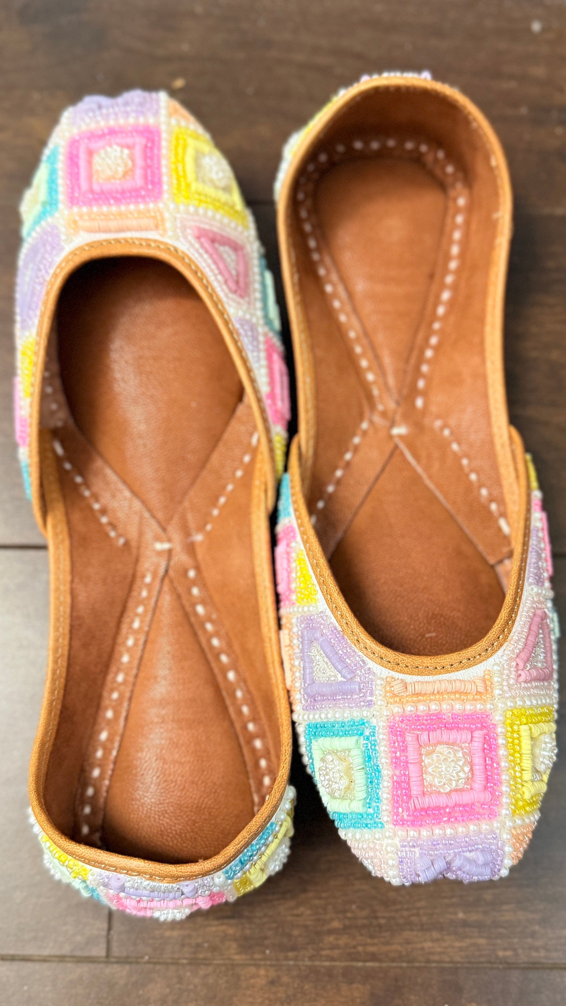 Multi colour punjabi jutti
