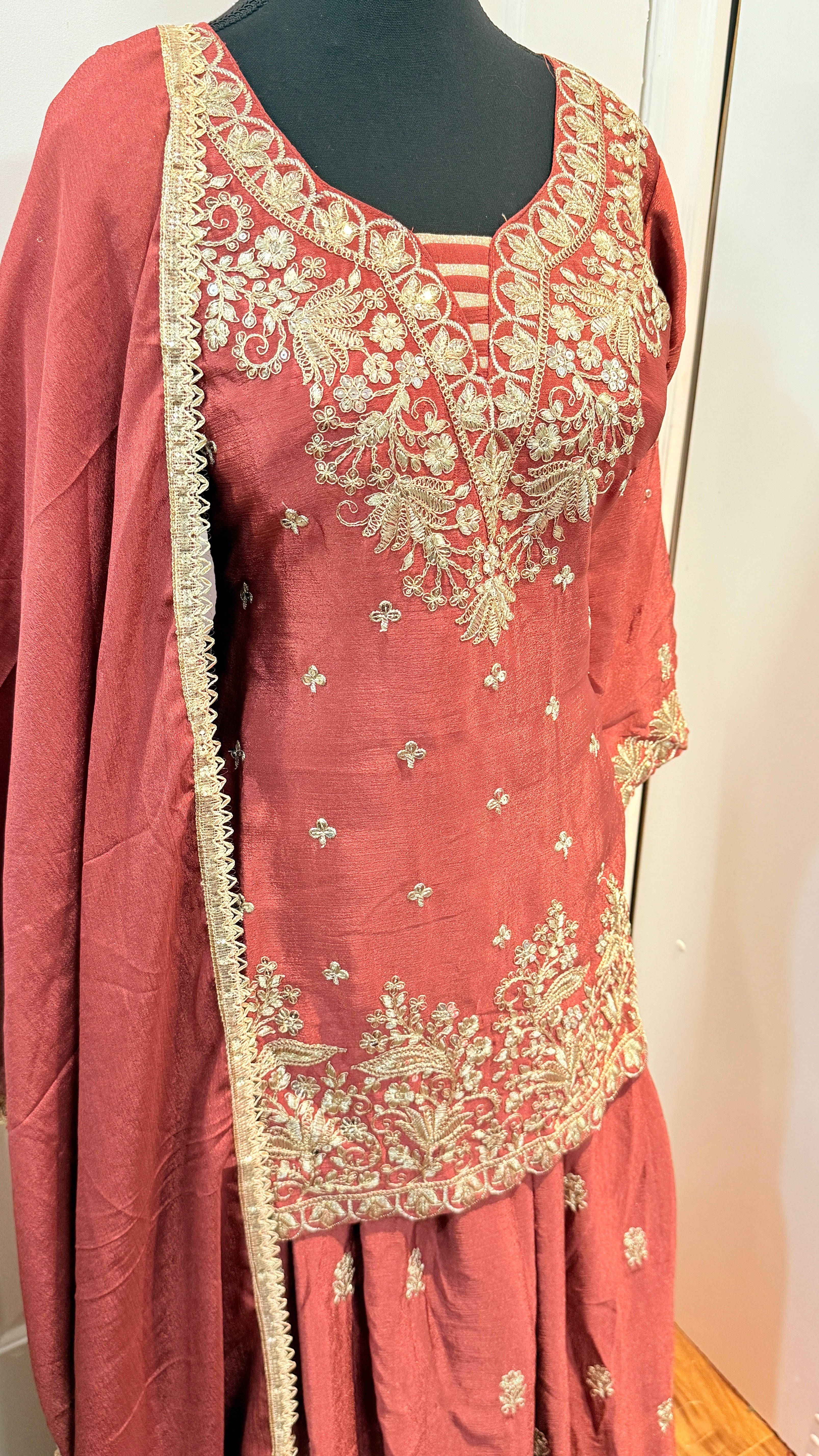 Chinnon lehnga