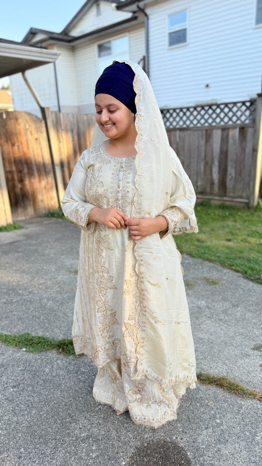Pakistani suit