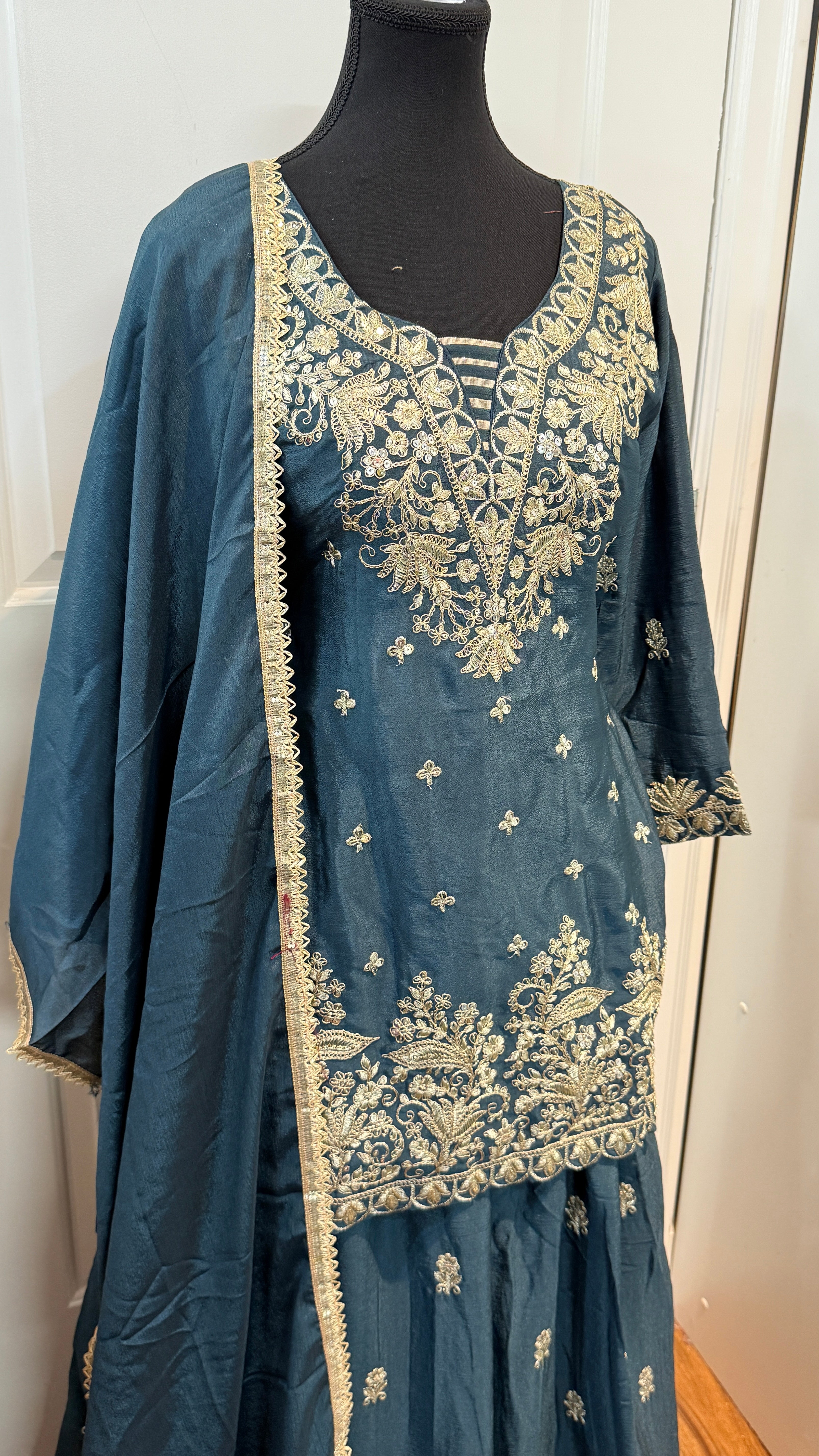 Chinnon lehnga