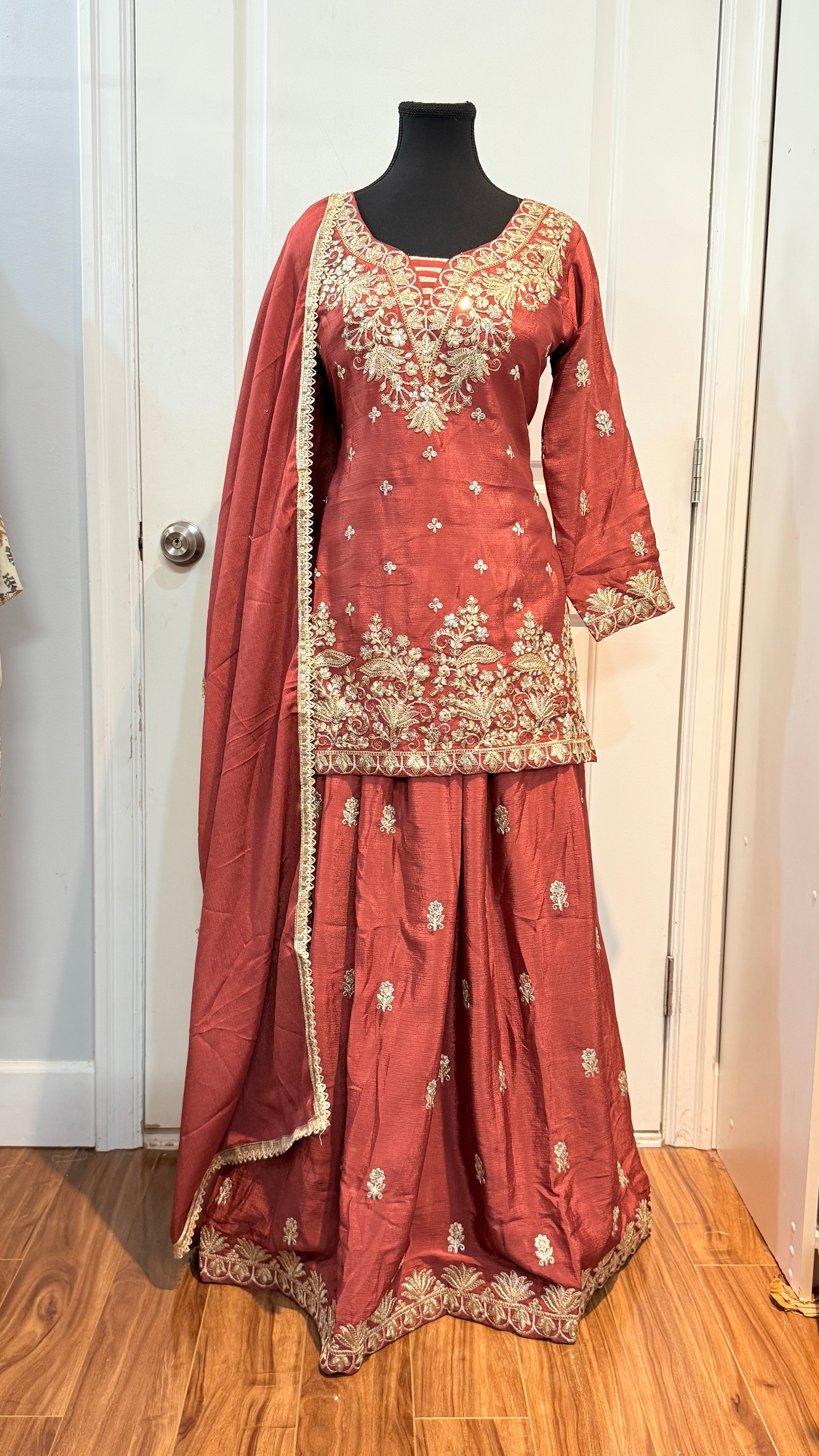 Chinnon lehnga