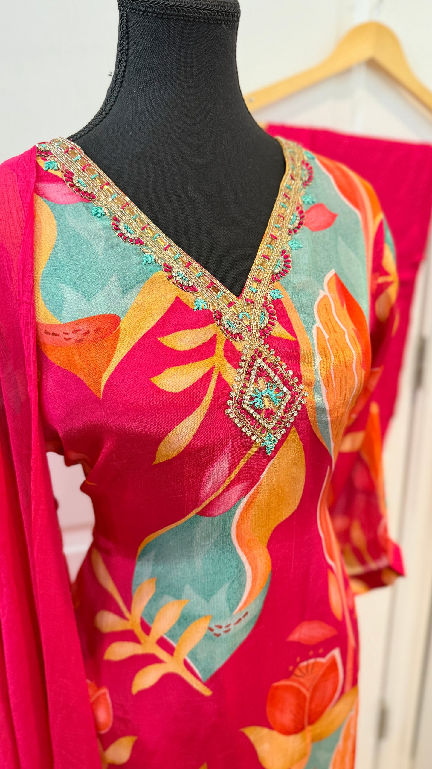Pure chinnon suit