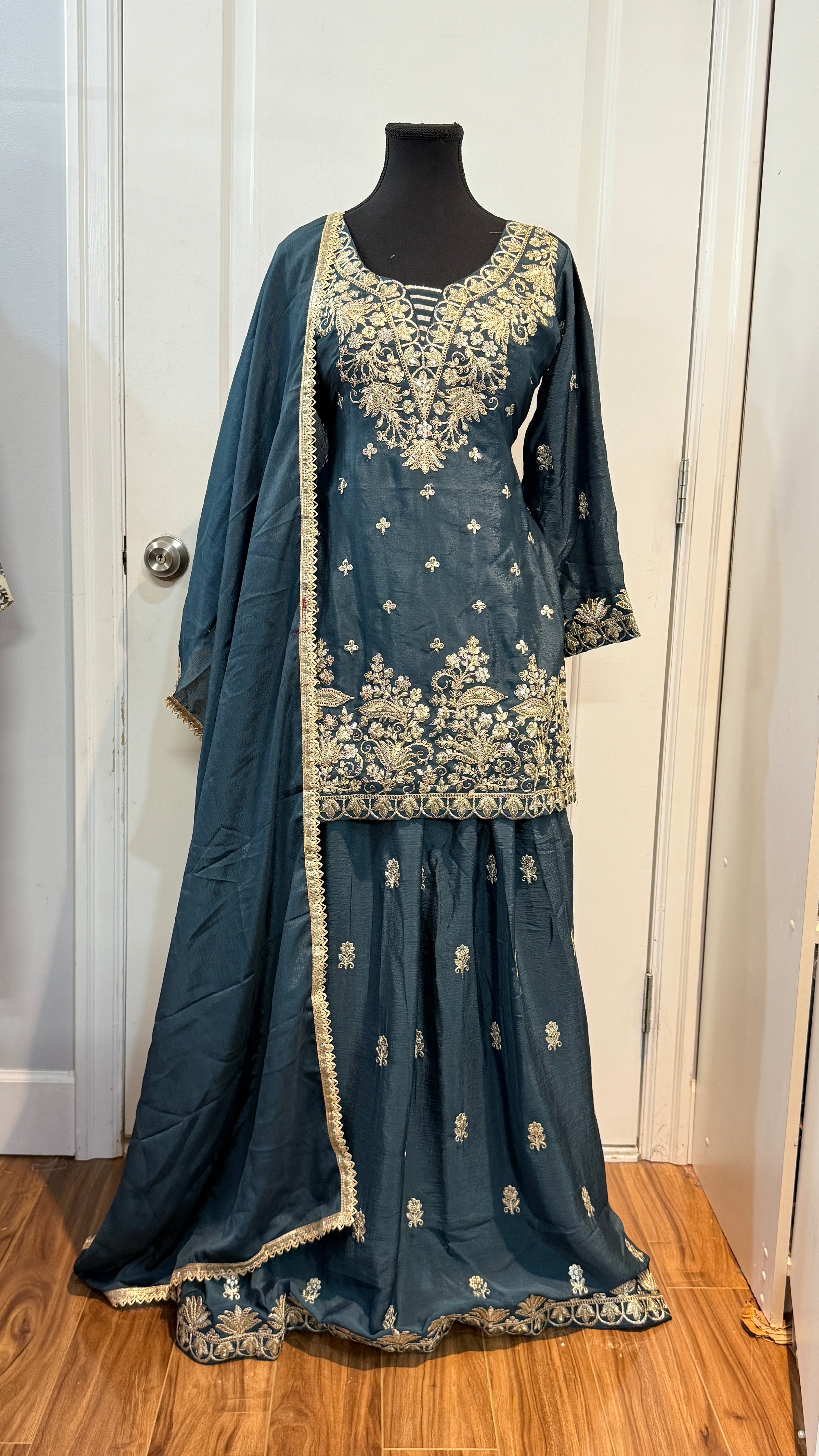 Chinnon lehnga