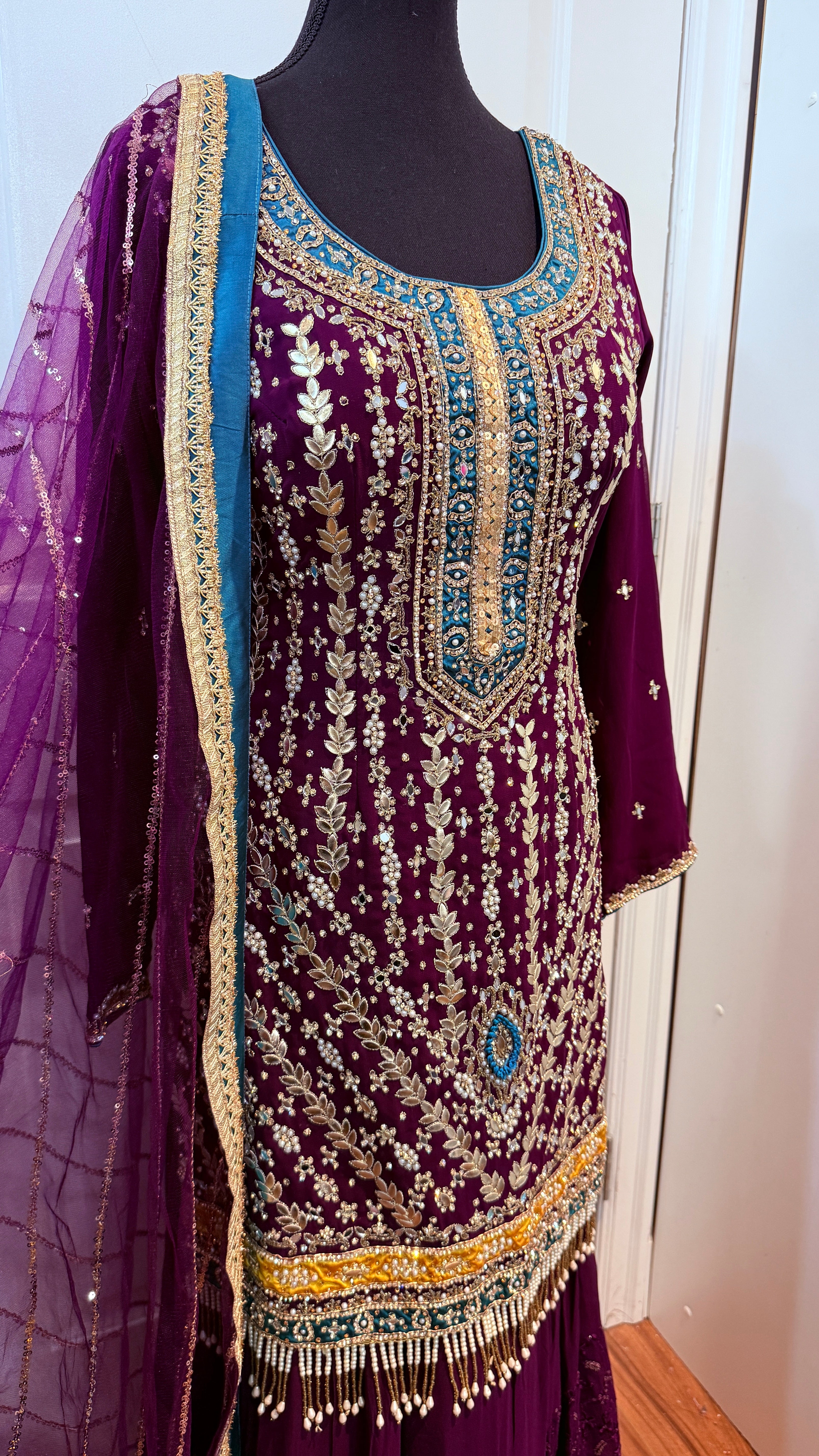 Heavy party wear suit