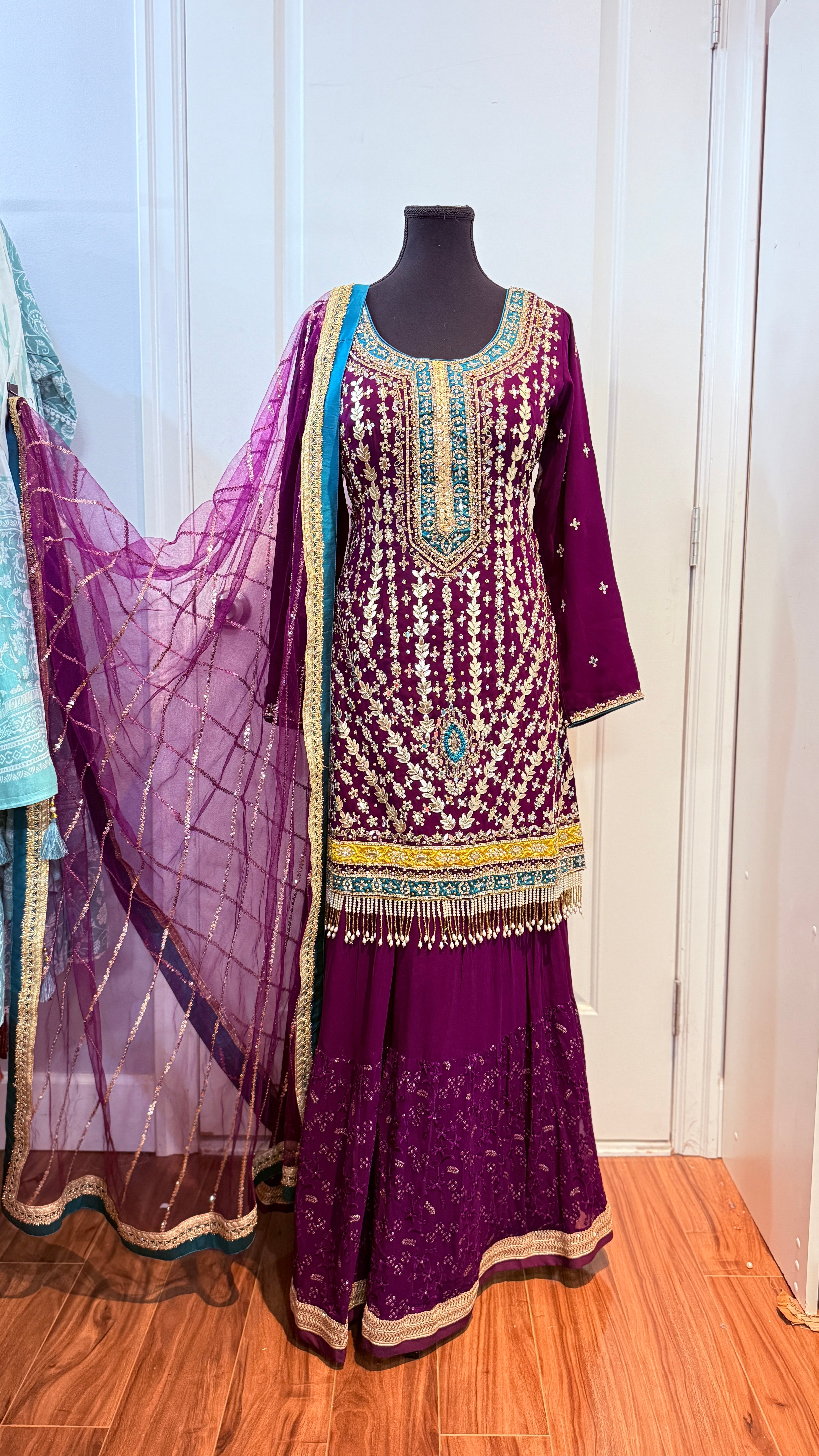 Heavy party wear suit