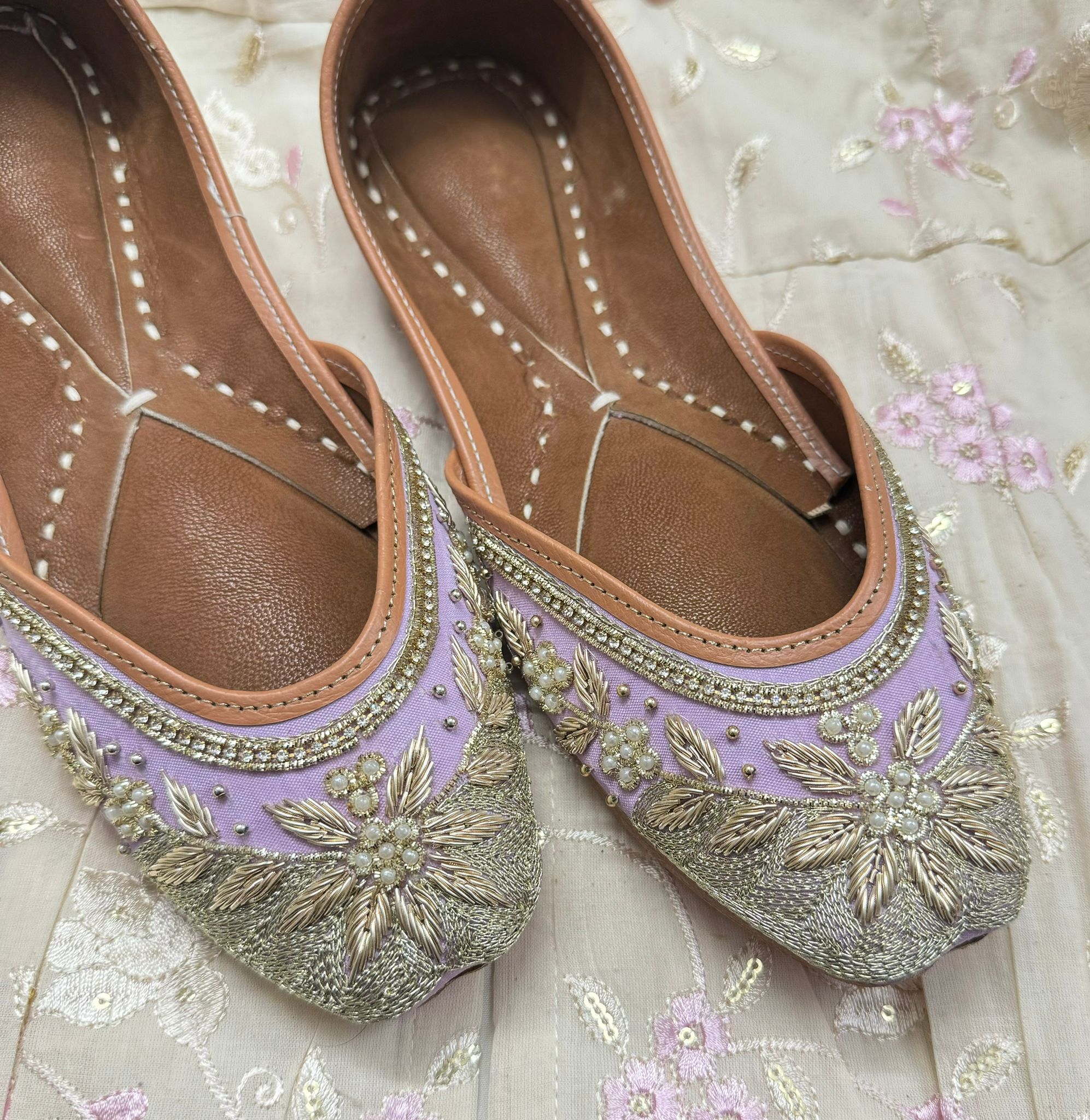 Lavender punjabi jutti