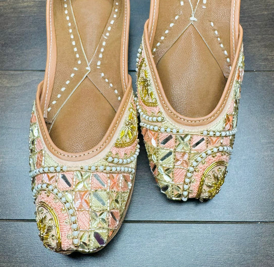 Peach punjabi jutti